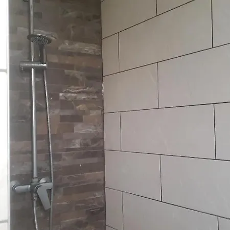 ホームステイ Zen A La Campagne マレンヌ